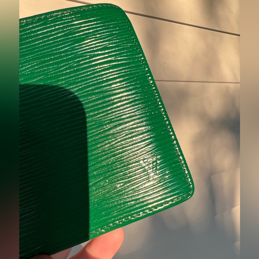 Vintage Louis Vuitton Green Epi Leather Borneo Bifold Wallet Slender Multiple